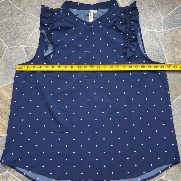 Lara Fashion Polka Dot Sleeveless Top - Picture 4 of 7